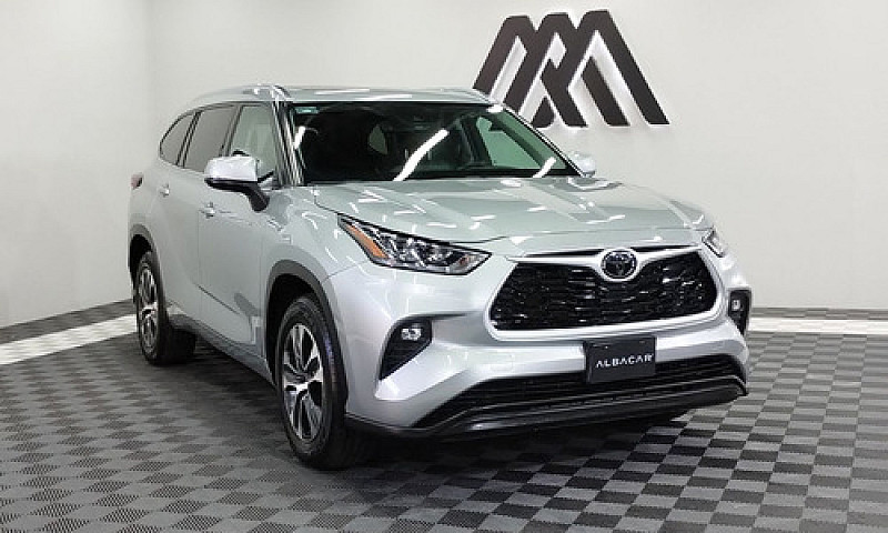 Toyota Highlander 3....