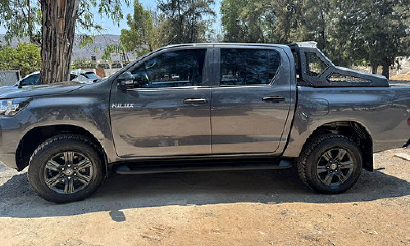 Toyota Hilux 2.7 Cab...