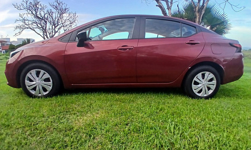Nissan Versa 1.6 Sen...