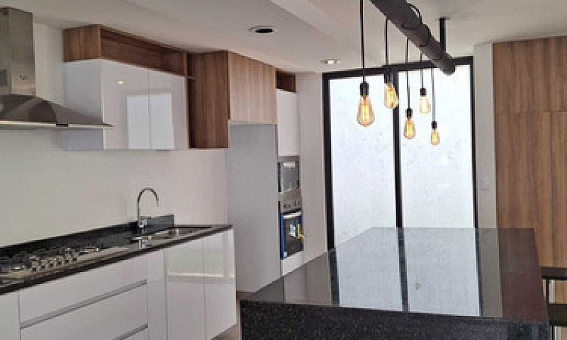 Casa En Venta En Lag...