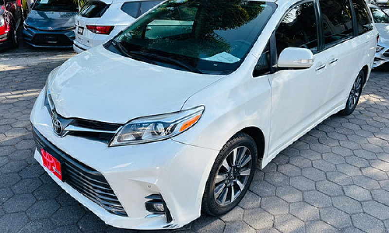 Toyota Sienna 2018...