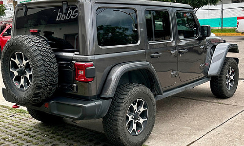 Jeep Wrangler 3.6 V6...