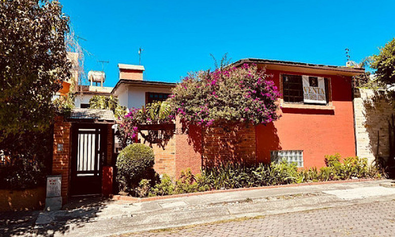 Venta De Casa En Lom...