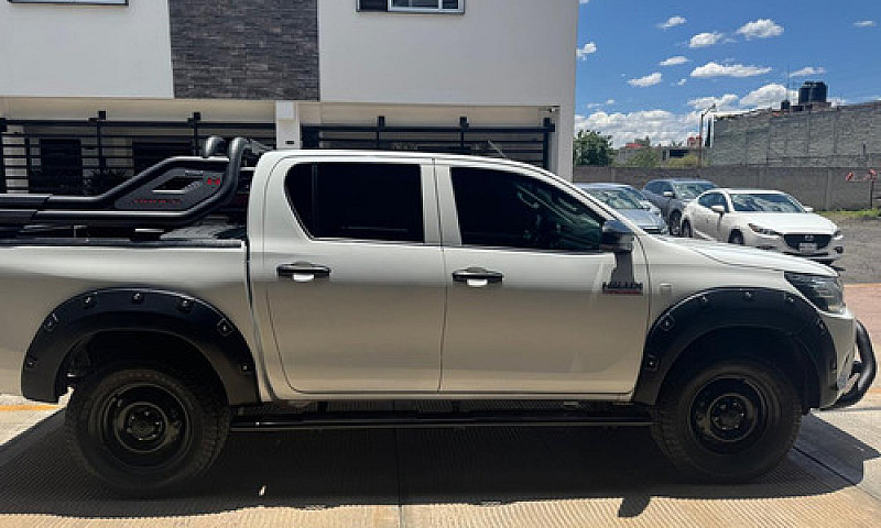 Toyota Hilux 2.8 Tdi...