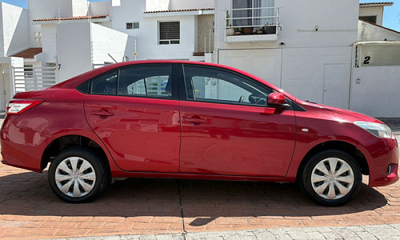Toyota Yaris 1.5 Cor...