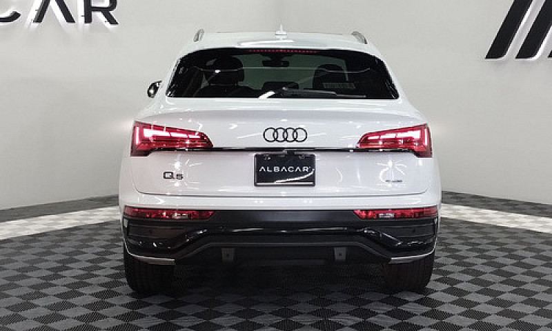 Audi Q5 2023...