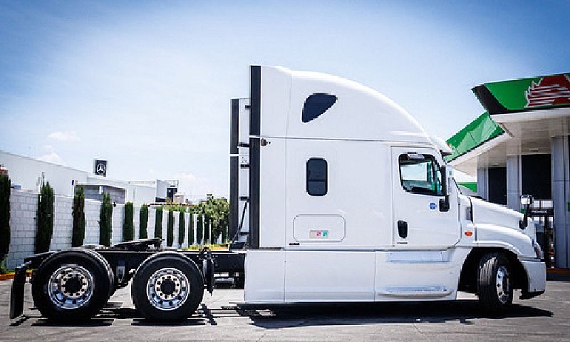 2017 Freightliner Ca...