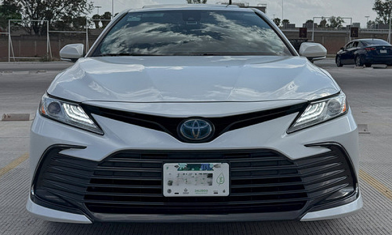 Toyota Camry Xle Nav...
