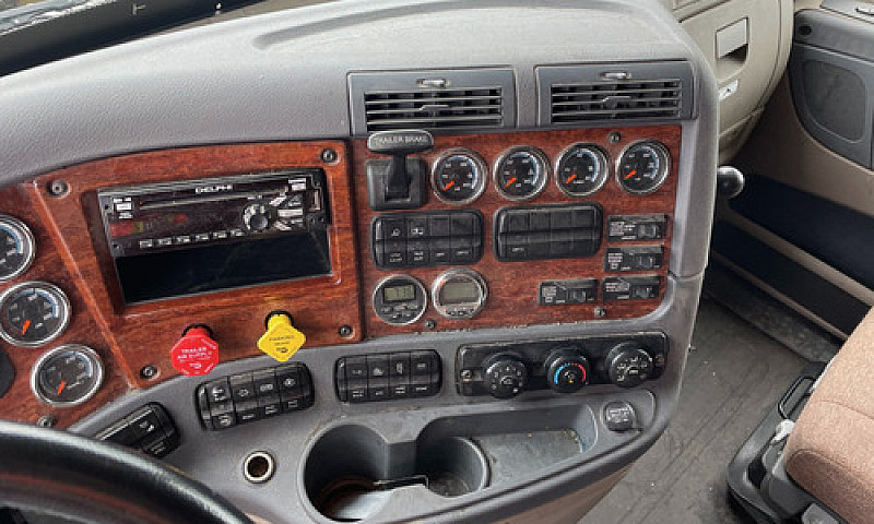 2017 Freightliner Ca...