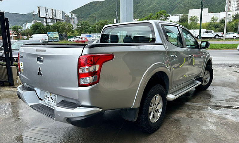 Mitsubishi L200 2017...