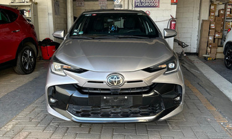 Toyota Yaris 2023...