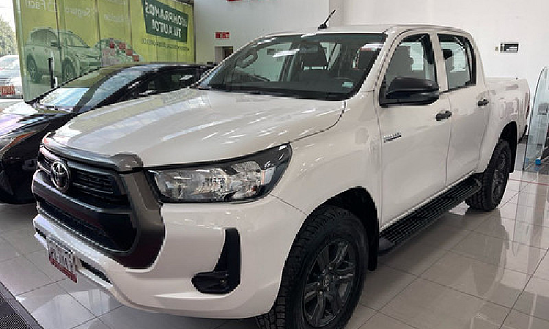 Toyota Hilux 2021...