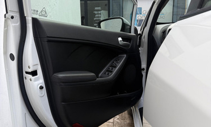 Kia Forte 2.0 Lx Mt...