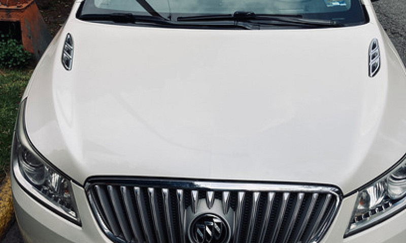 Buick Lacrosse C At...
