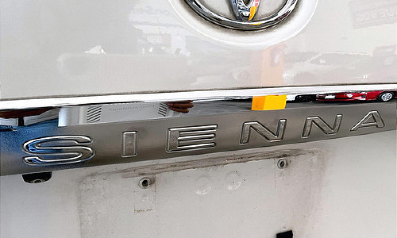 Toyota Sienna 2015...