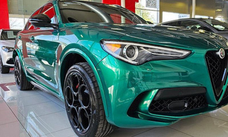 Alfa Romeo Stelvio 2...