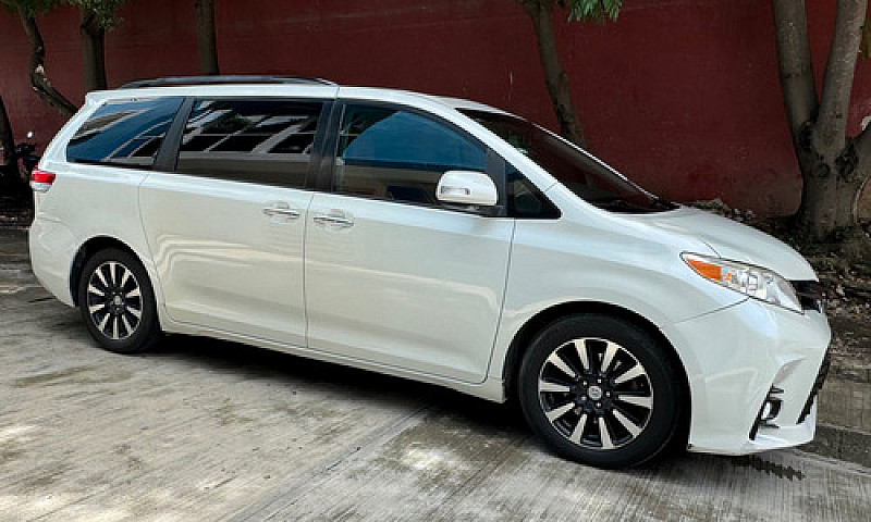 Toyota Sienna 3.5 Li...