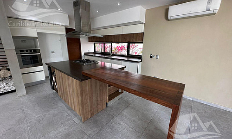 Casa En Venta En Lag...