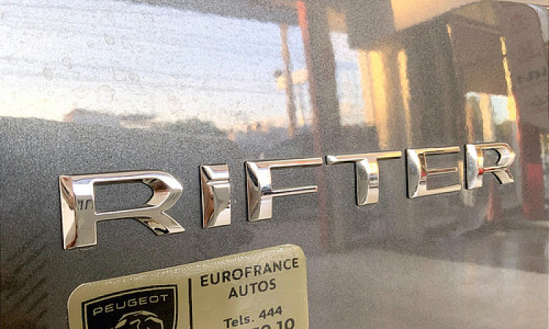 Peugeot Rifter 2023...