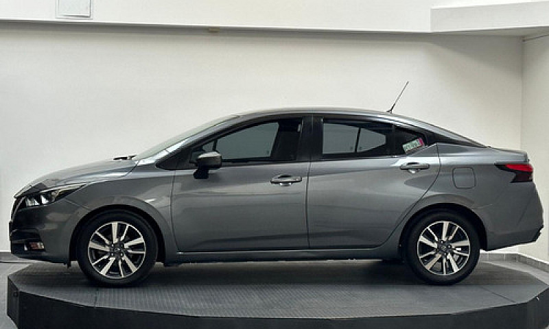 Nissan Versa 2020...