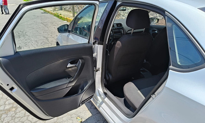 Volkswagen Vento 1.6...