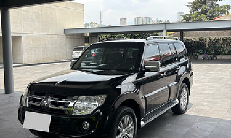 Mitsubishi Montero 3...
