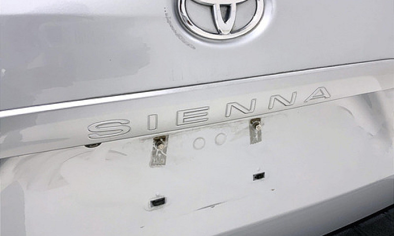Toyota Sienna 2015...
