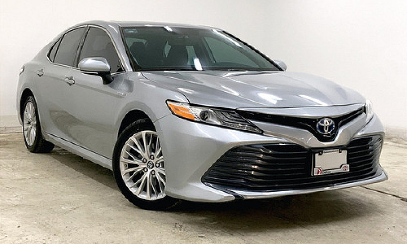 Toyota Camry 2019...