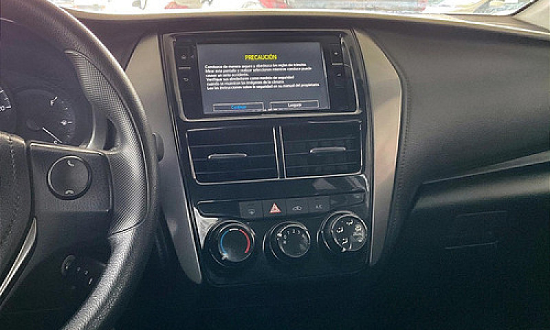 Toyota Yaris 2022...