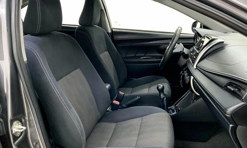 Toyota Yaris 2017...