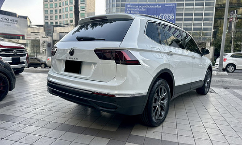 Volkswagen Tiguan Co...