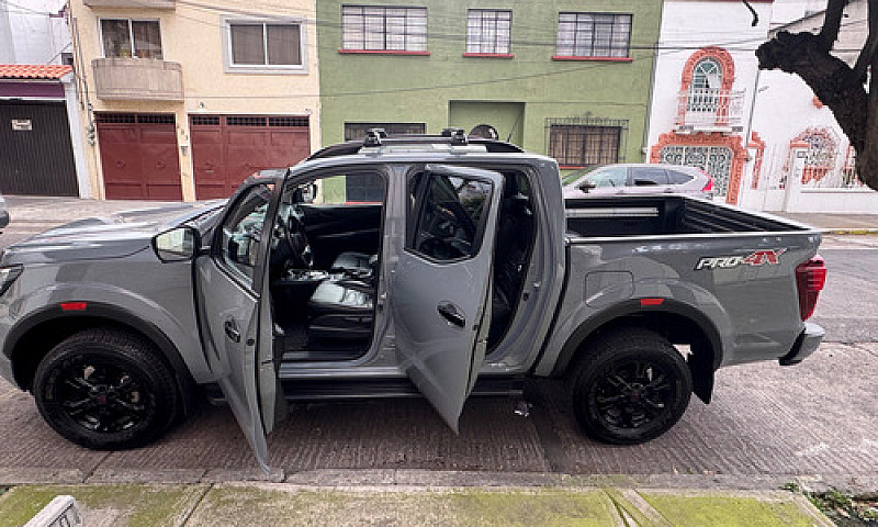 Nissan Frontier 2.5 ...