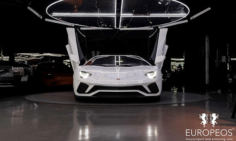 Lamborghini Aventado...
