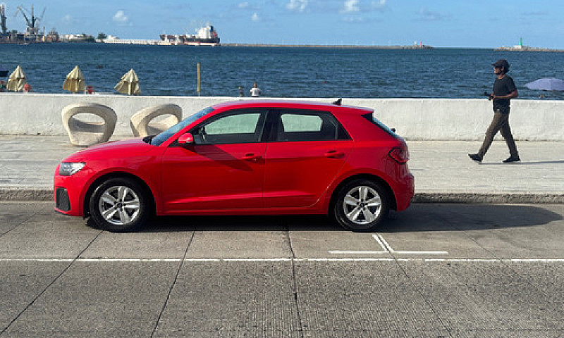 Audi A1 1. 0 Sportba...