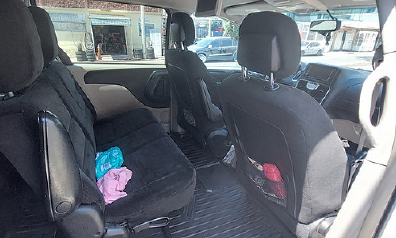 Chrysler Town & Coun...