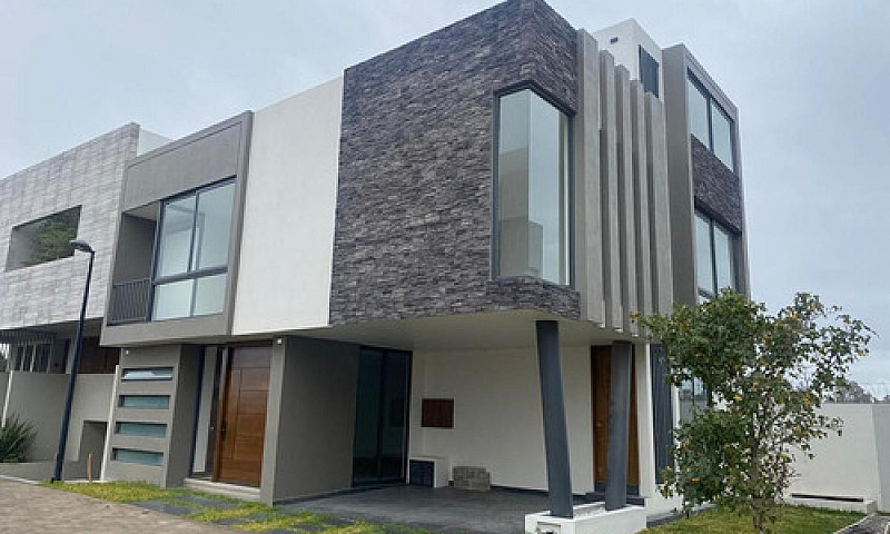 Casa En Venta En Zon...