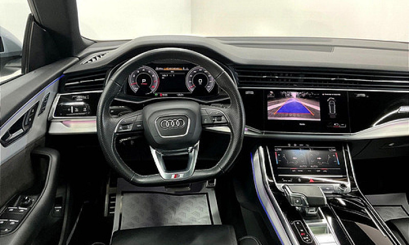 Audi Q8 2021...