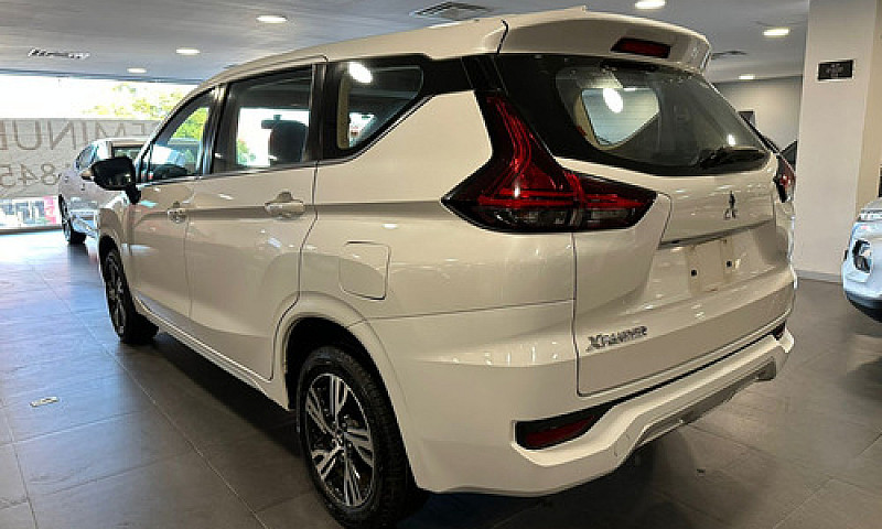 Mitsubishi Xpander 2...