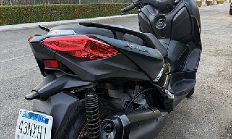 Yamaha Xmax 300 2023...