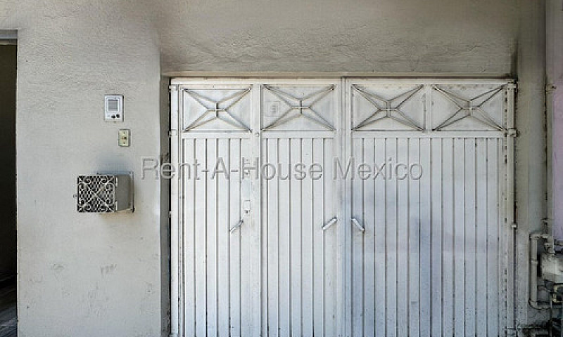 Casa Con Local Comer...