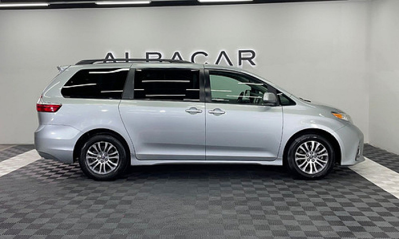 Toyota Sienna 2019...