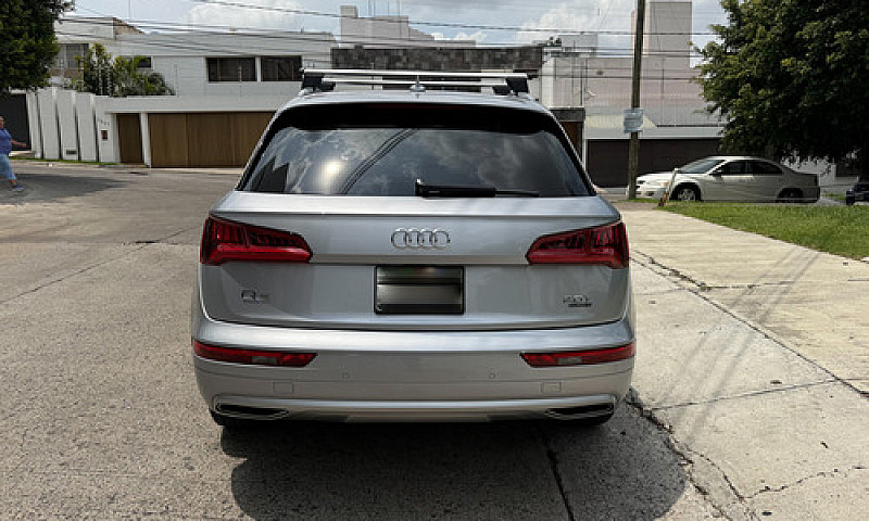 Audi Q5 2.0 L T Elit...