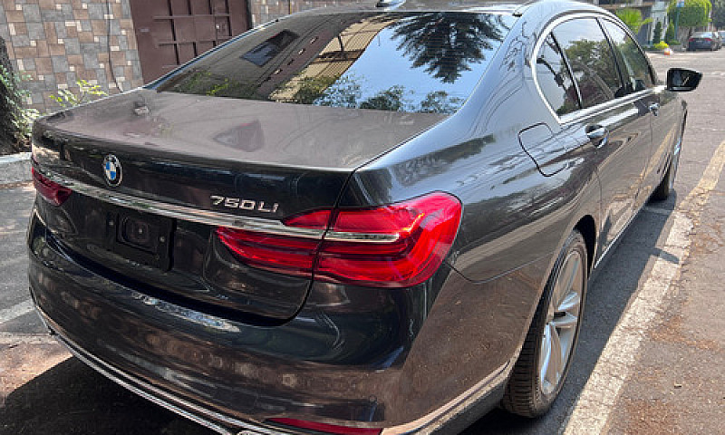 Bmw Serie 7 4.4 750L...