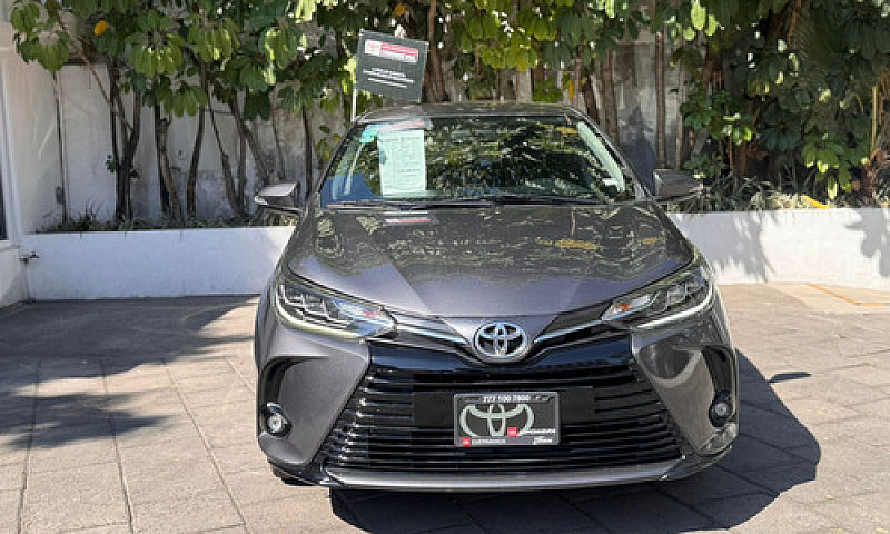 Toyota Yaris 2021...