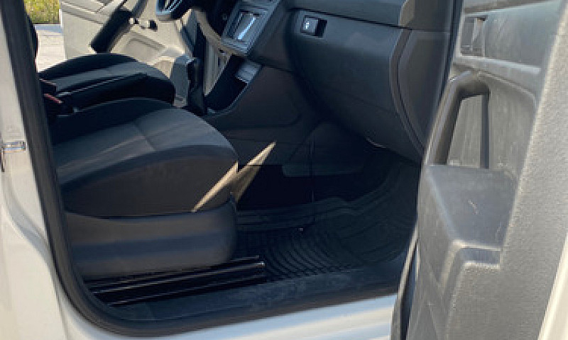 Volkswagen Caddy 1.6...