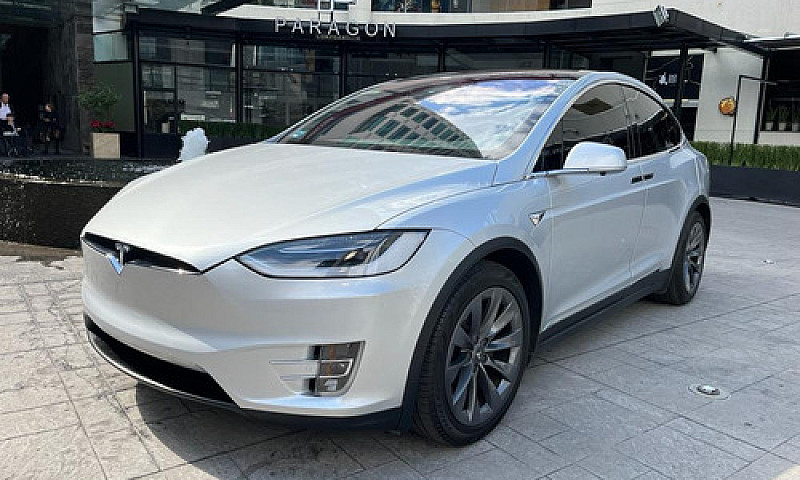 Tesla Model X 100D...