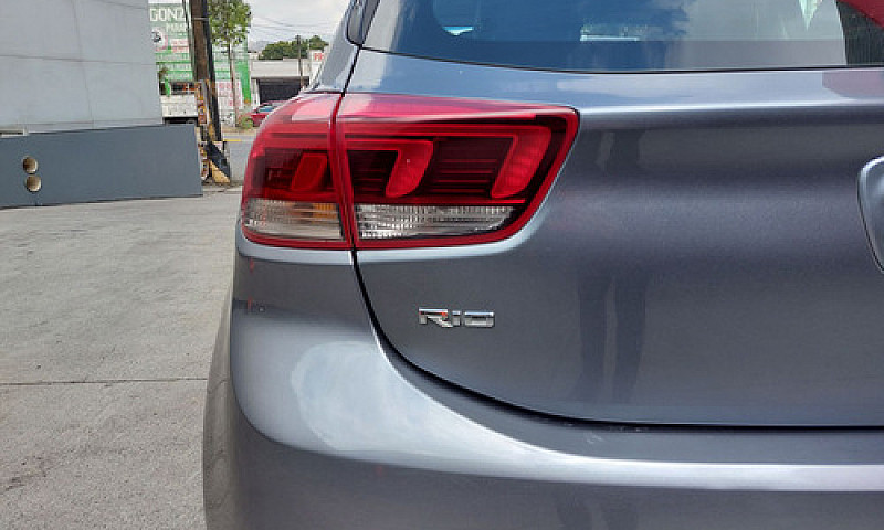 Kia Rio 2018...