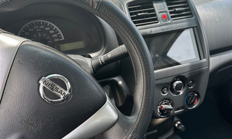 Nissan Versa 1.6 Dri...