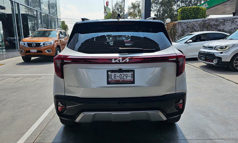 Kia Seltos 2024...
