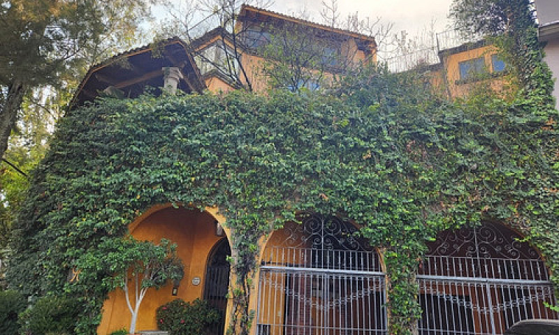 Casa En Venta En Lom...